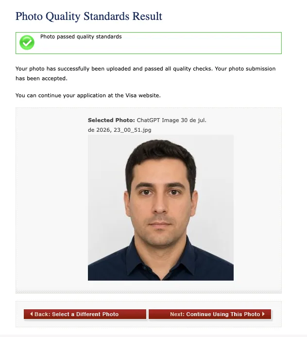 Tela Photo Quality Standards Result do DS-160 com a mensagem verde Photo passed quality standards e a foto aprovada